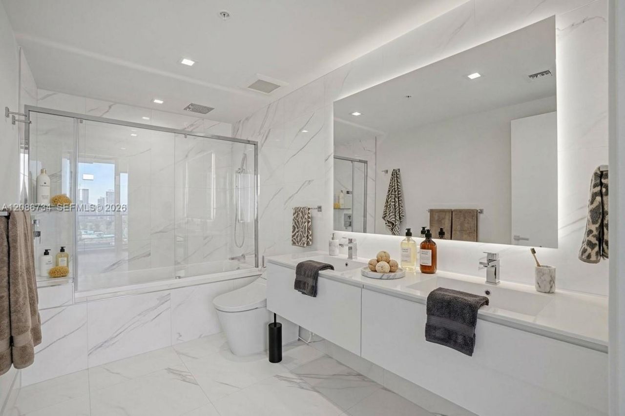 1170 E Hallandale, Unit 1003, Hallandale Beach, FL 33009 Photo
