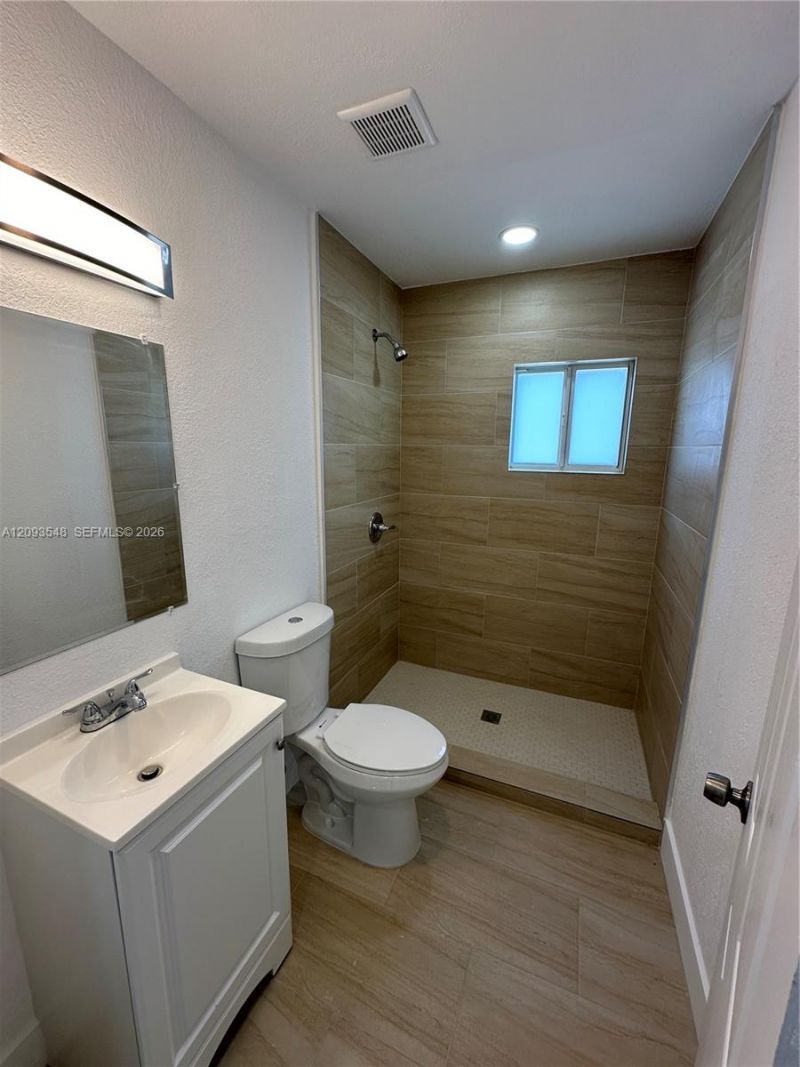 3123 NW 22nd Ct, Unit D, Miami, FL 33142 Photo