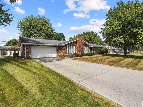 4567 Maplewood Street, Terre Haute, IN 47802