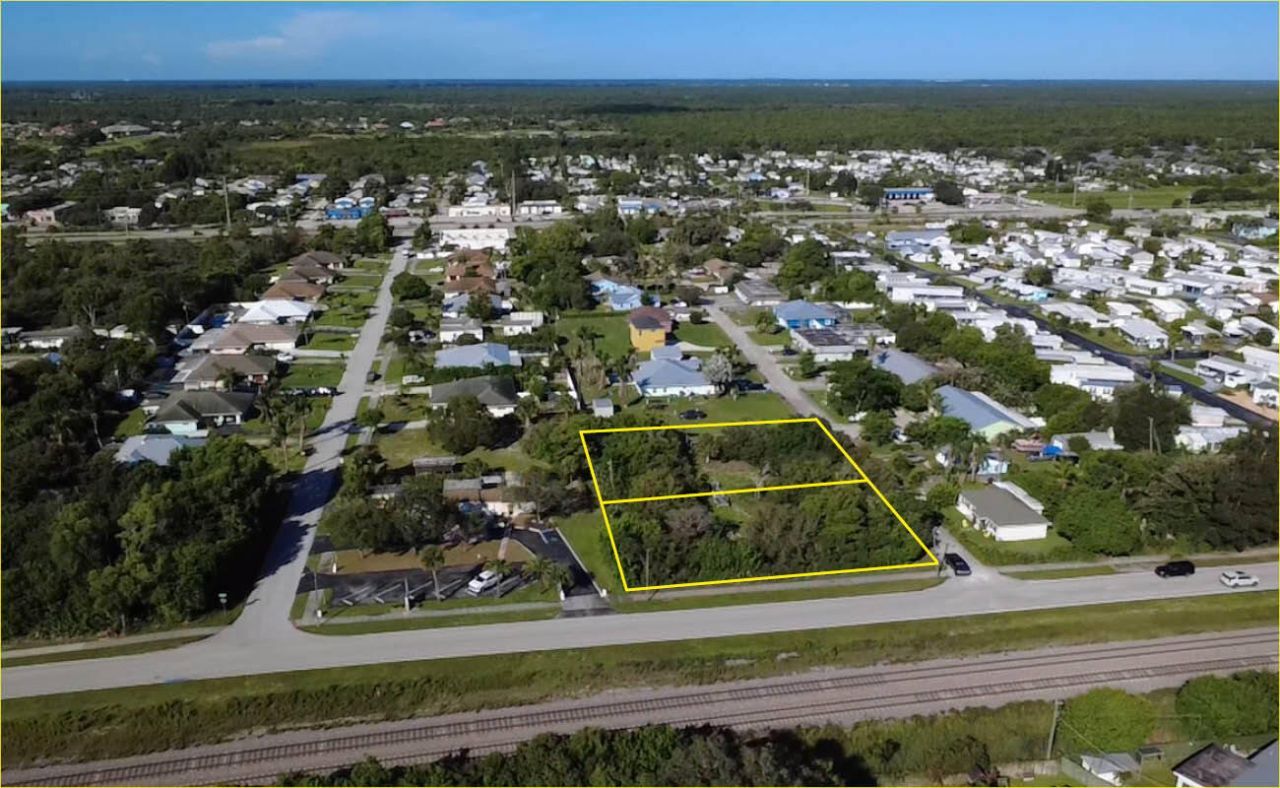 8686 SE Lyons Street, Hobe Sound, FL 33455 Photo