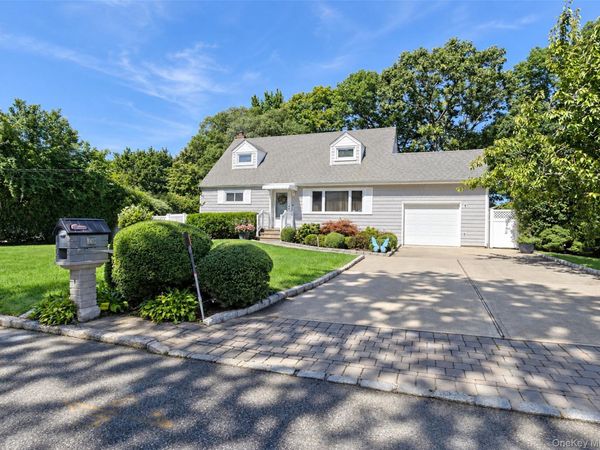 25 Joy Road , Selden, NY 11784