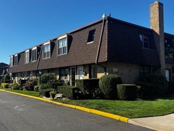 331 Mariners Way, Copiague, NY 11726