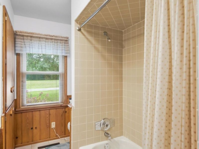 808 Kelley Drive, Wapakoneta, OH 45895 Photo 20