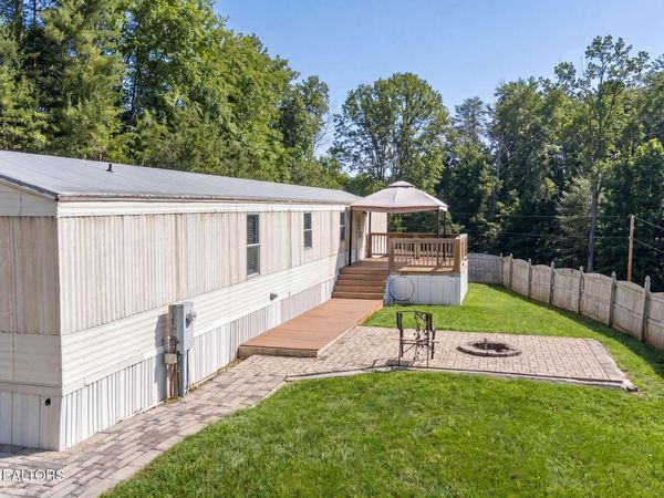 425 Bazel Rd, Harriman, TN 37748