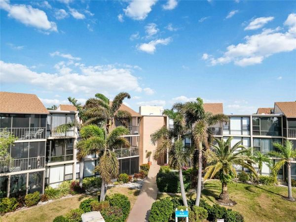 618 BIRD BAY DRIVE S, Unit 201, VENICE, FL 34285