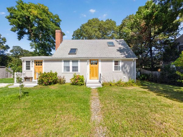 14 Nickerson Street , Teaticket, MA 02536