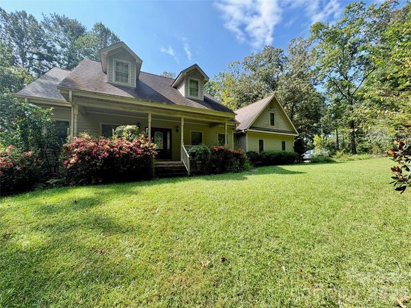 502 Pace Road , Hendersonville, NC 28792