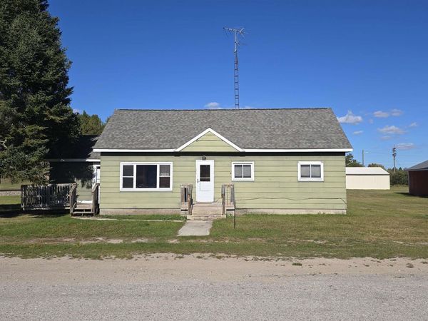 31378 Main Street W, Trout Lake, MI 49793