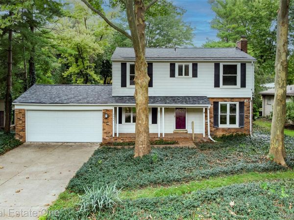 2934 Bolingbroke Drive, Troy, Mi 48084