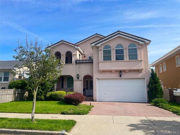15 W Penn Street , Long Beach, NY 11561