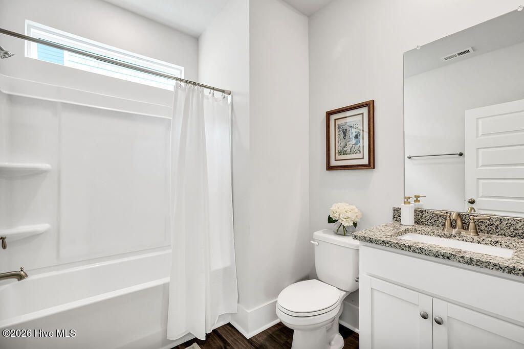 1794 Travor Street Photo 15
