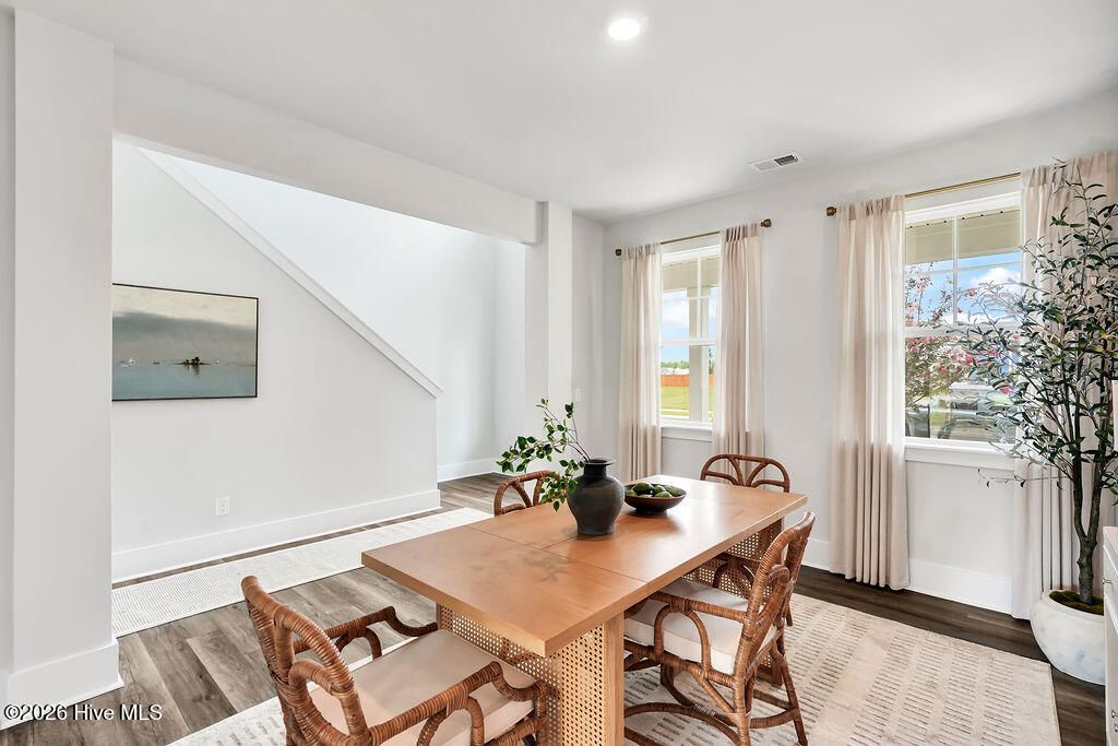 1794 Travor Street Photo 7
