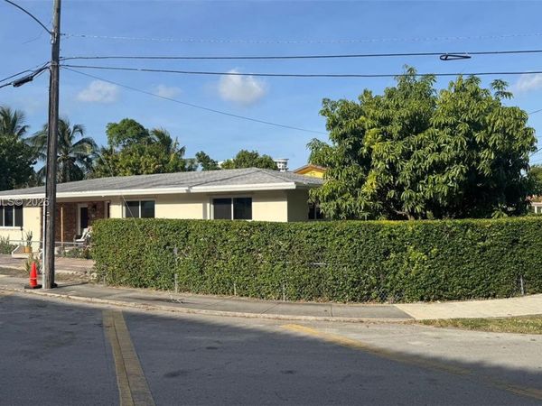 111 SW 24th Ave , Miami, FL 33135