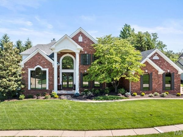 961 Tara Oaks Drive, Chesterfield, MO 63005