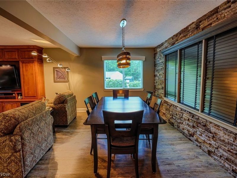 9010 Portage Pointe Drive, Unit 5-B, Streetsboro, OH 44241 Photo 2