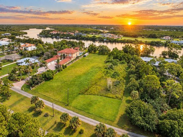 2761 SE N Lookout Boulevard, Port St. Lucie, FL 34984