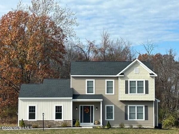 21 Karl Farm Road, Averill Park, NY 12018