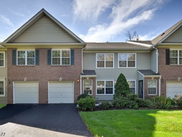 103 Cricket Hill Cir, South Brunswick, NJ 08540