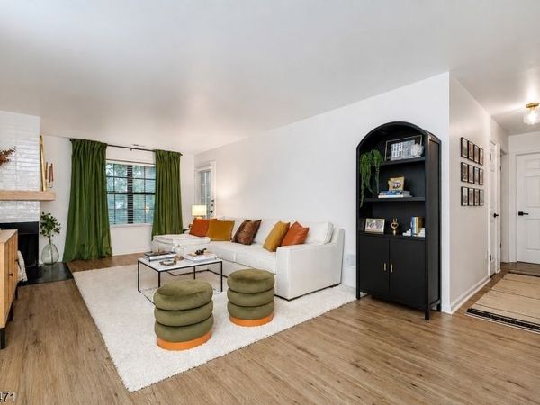 503 Chester Ct, Helmetta, NJ 08828