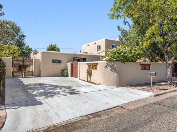 1002 Calle Margarita, Santa Fe, NM 87507
