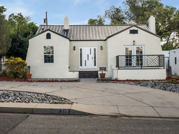 219 Solano Drive SE, Albuquerque, NM 87108