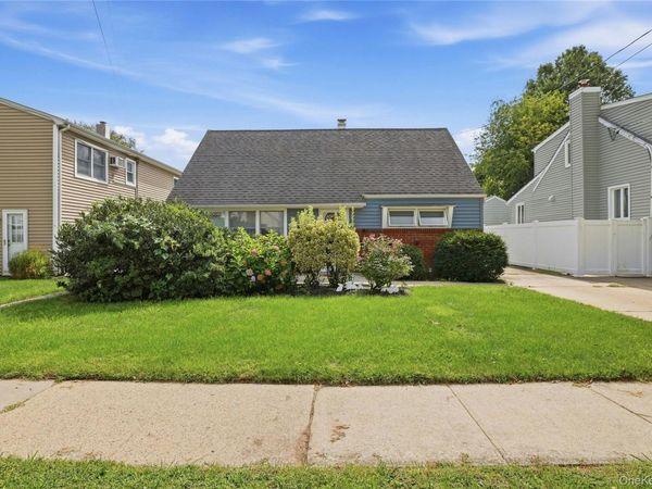 22 Fulton Avenue, New Hyde Park, NY 11040