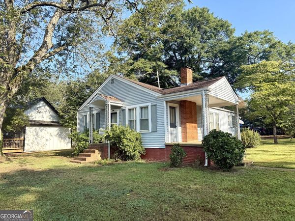 2402 N Broad Street, Commerce, GA 30529