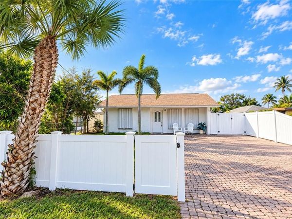 1294 Highlands DR , NAPLES, FL 34103