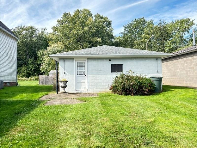 1725 Harbor Avenue, Ashtabula, OH 44004 Photo 6