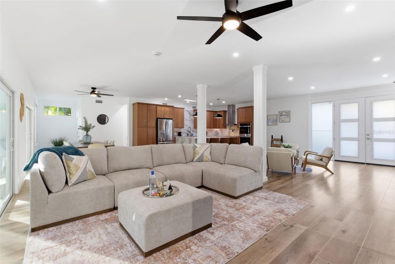 4879 Commonwealth Drive, Sarasota, FL 34242 Photo