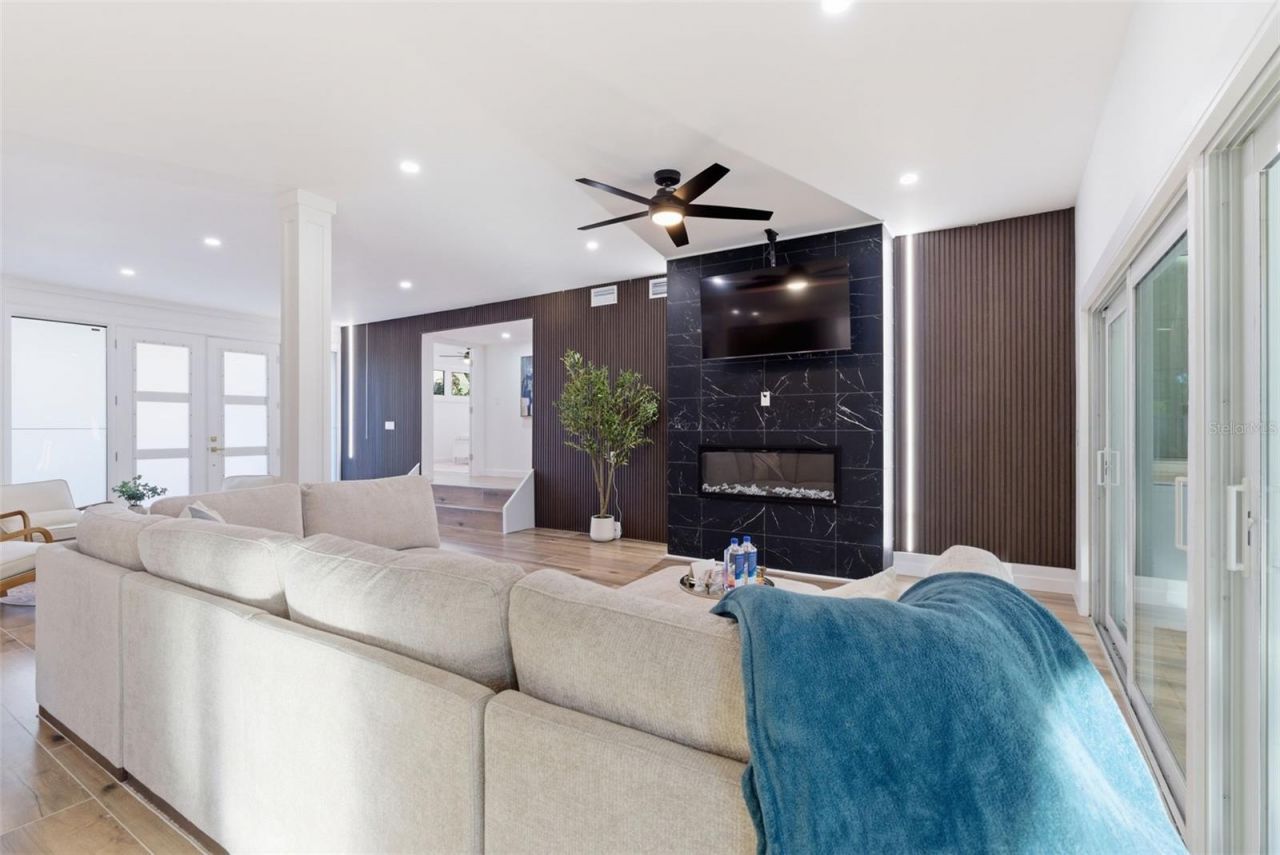 4879 Commonwealth Drive, Sarasota, FL 34242 Photo