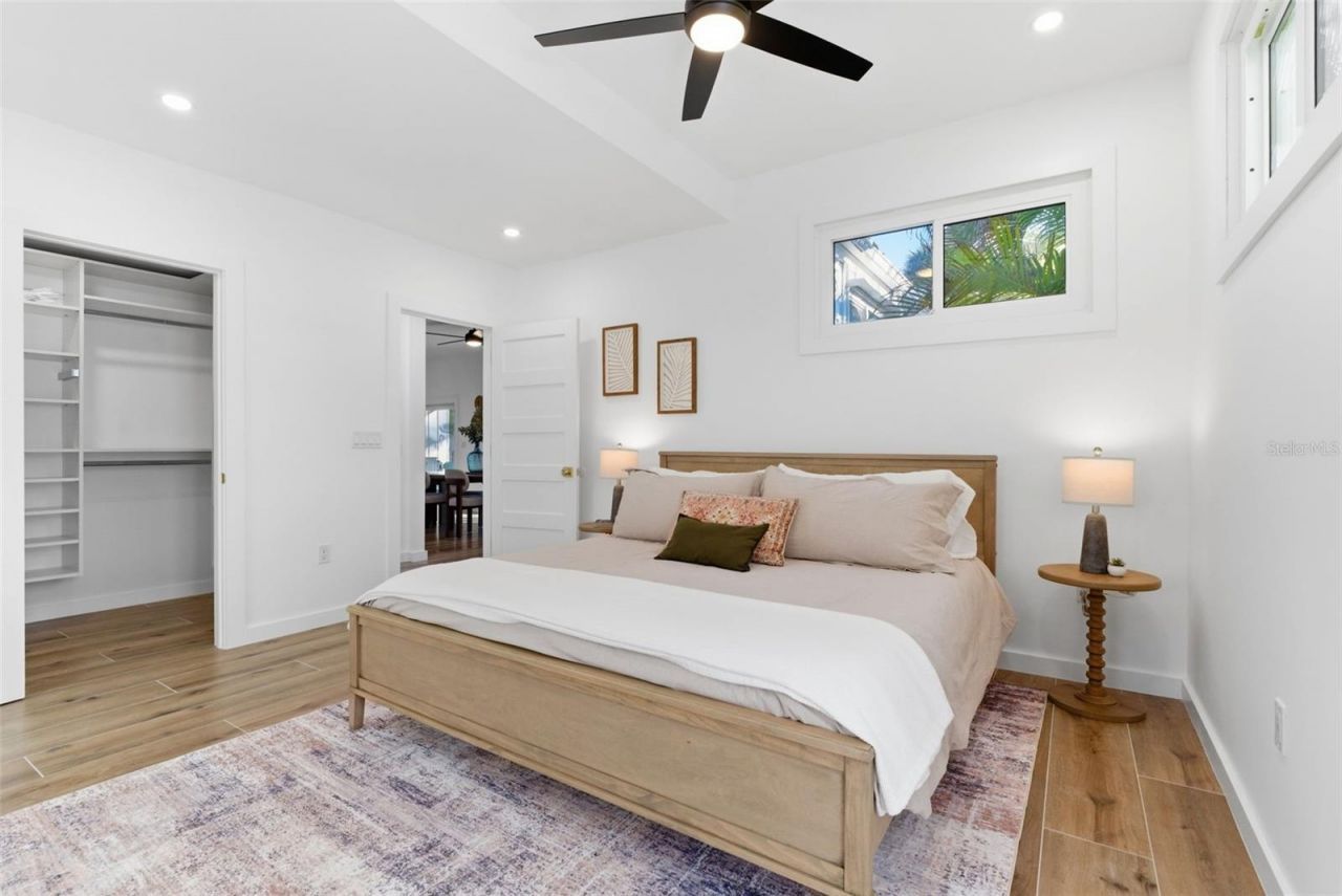 4879 Commonwealth Drive, Sarasota, FL 34242 Photo