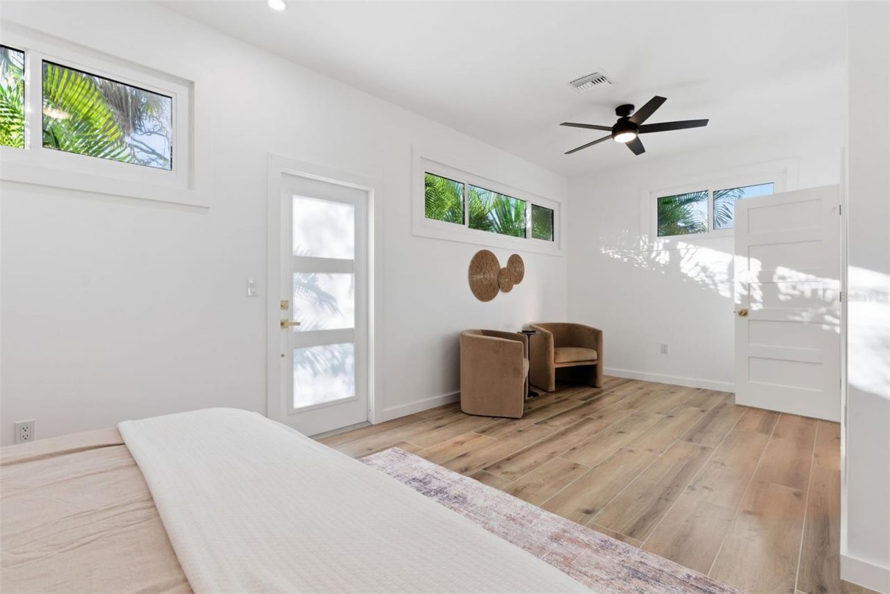 4879 Commonwealth Drive, Sarasota, FL 34242 Photo