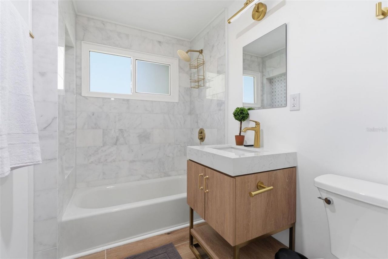 4879 Commonwealth Drive, Sarasota, FL 34242 Photo