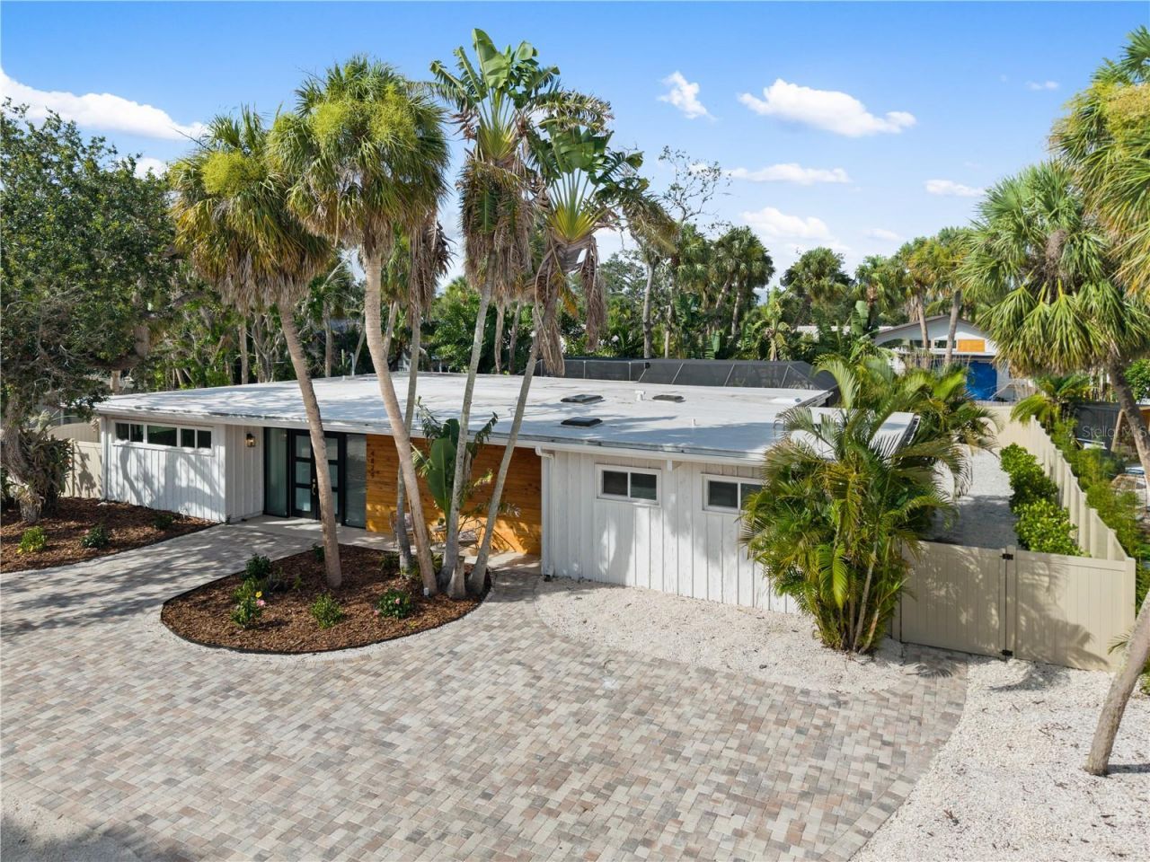 4879 Commonwealth Drive, Sarasota, FL 34242 Photo