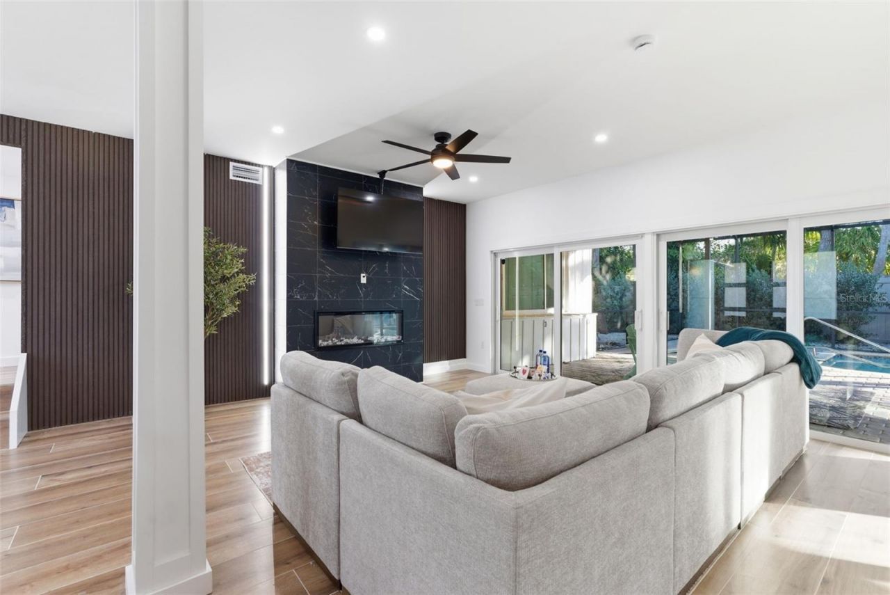 4879 Commonwealth Drive, Sarasota, FL 34242 Photo