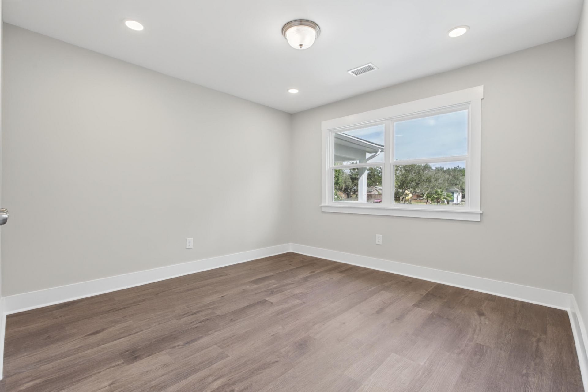 1106 Windward Road Photo 32