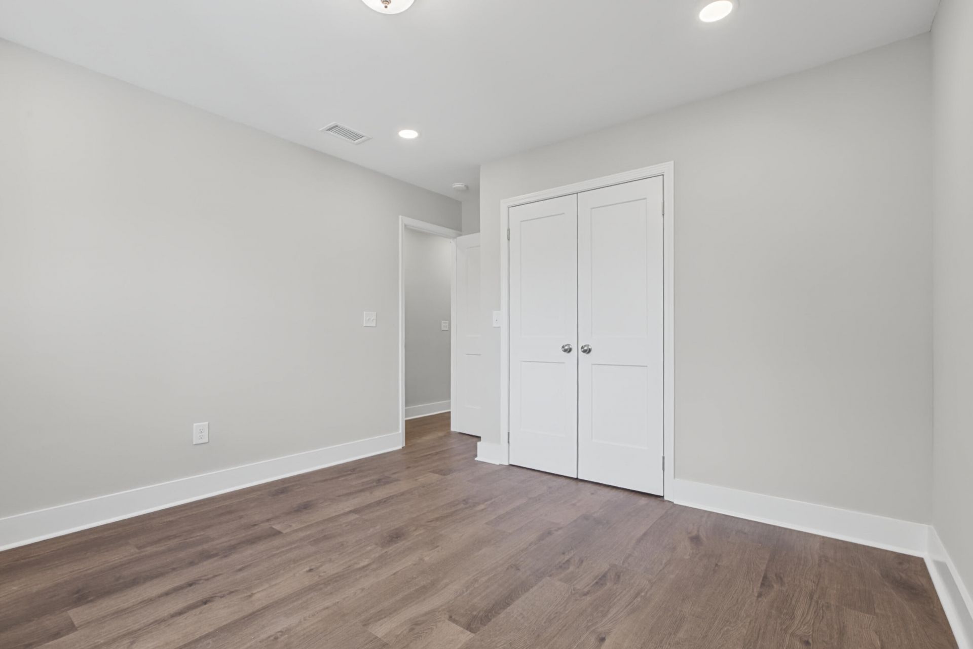 1106 Windward Road Photo 33