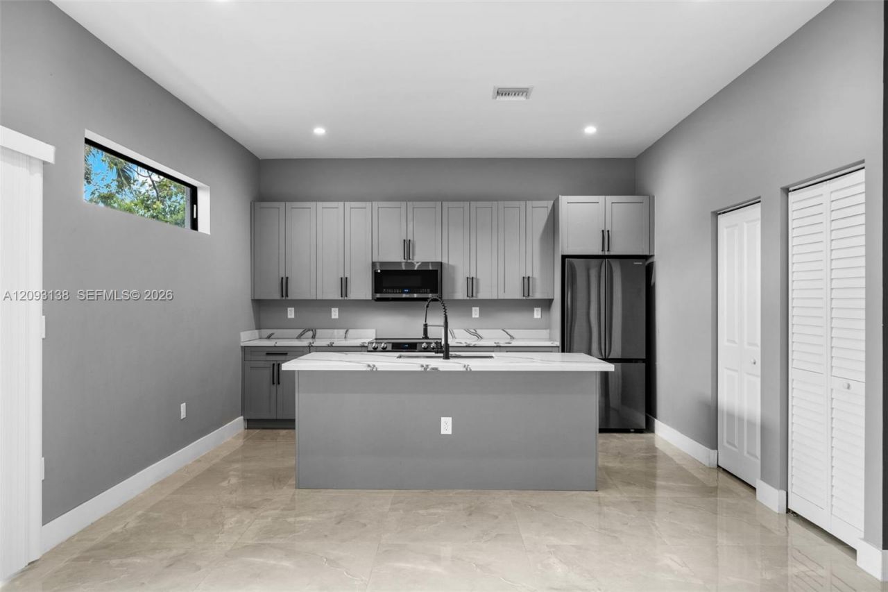 808 NW 5th Ter, Hallandale Beach, FL 33009 Photo