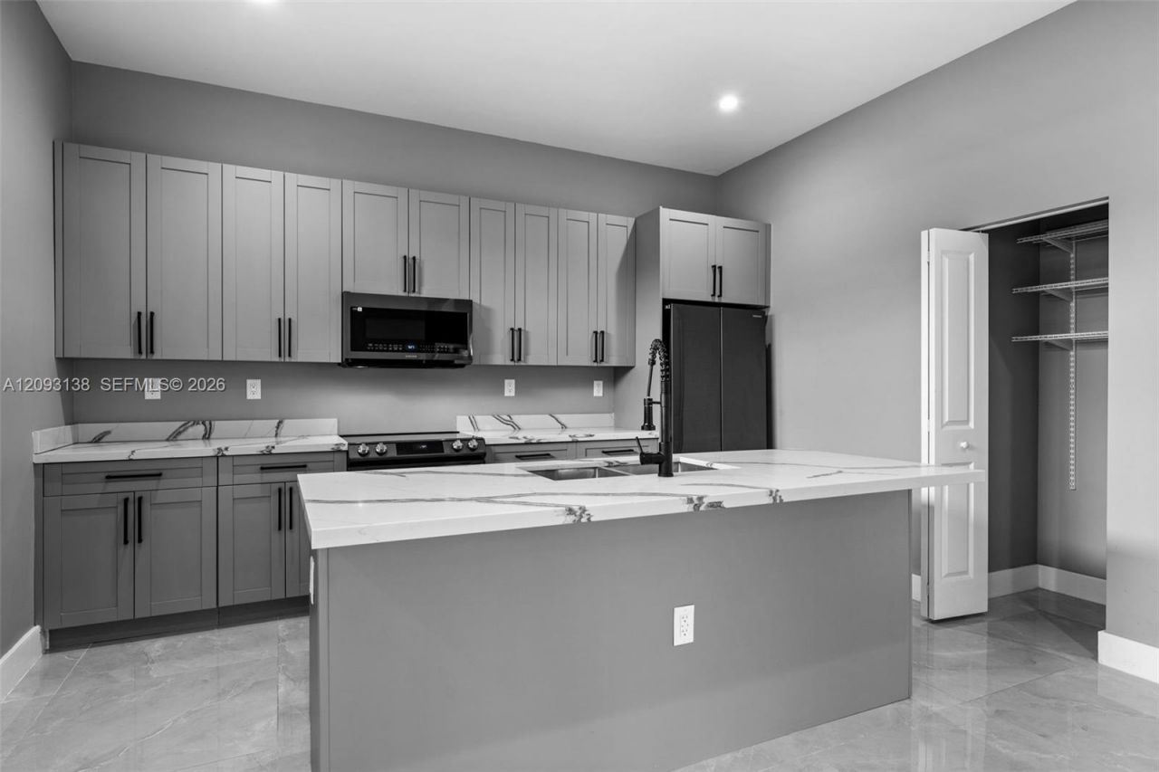 808 NW 5th Ter, Hallandale Beach, FL 33009 Photo