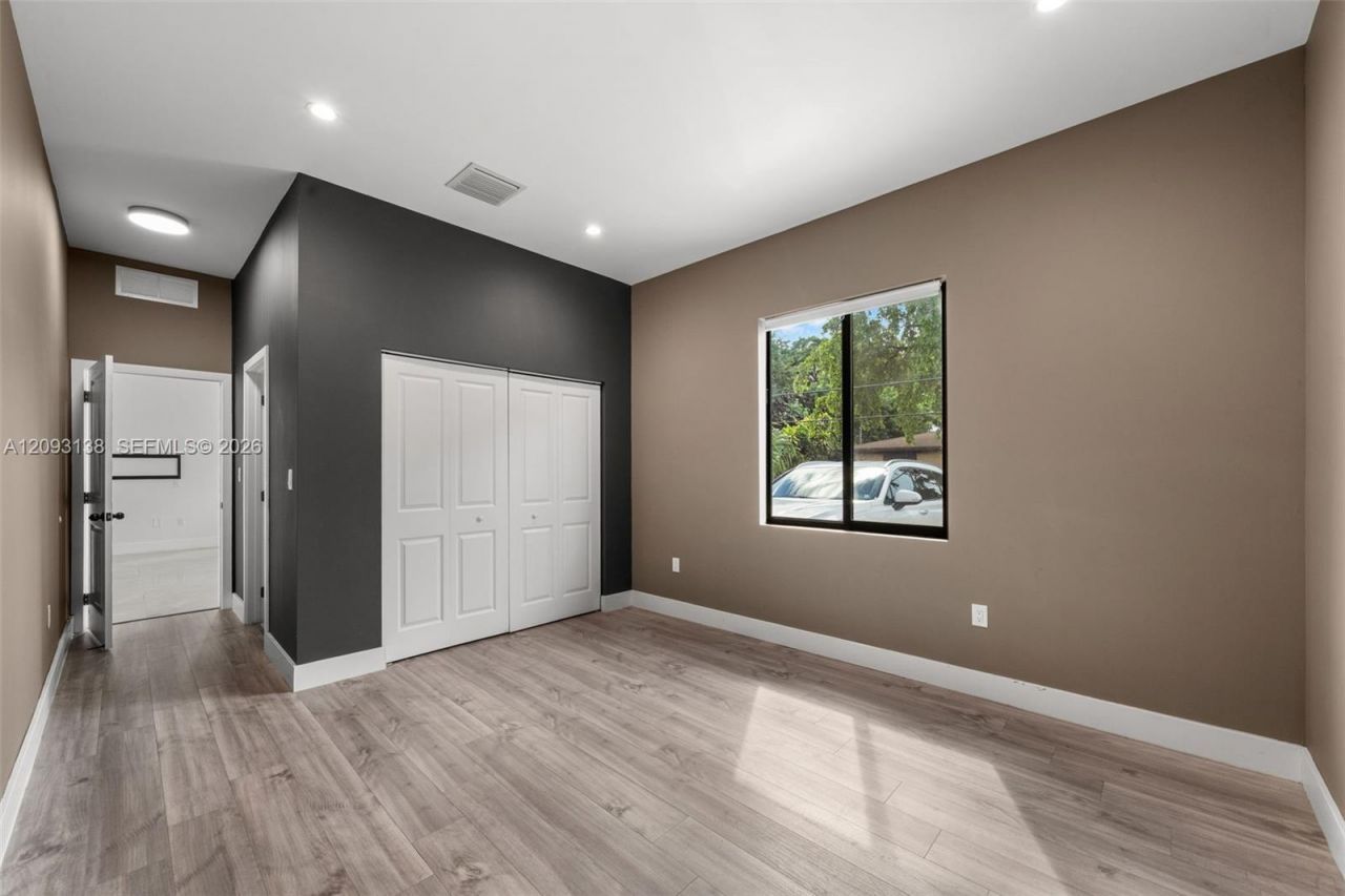 808 NW 5th Ter, Hallandale Beach, FL 33009 Photo