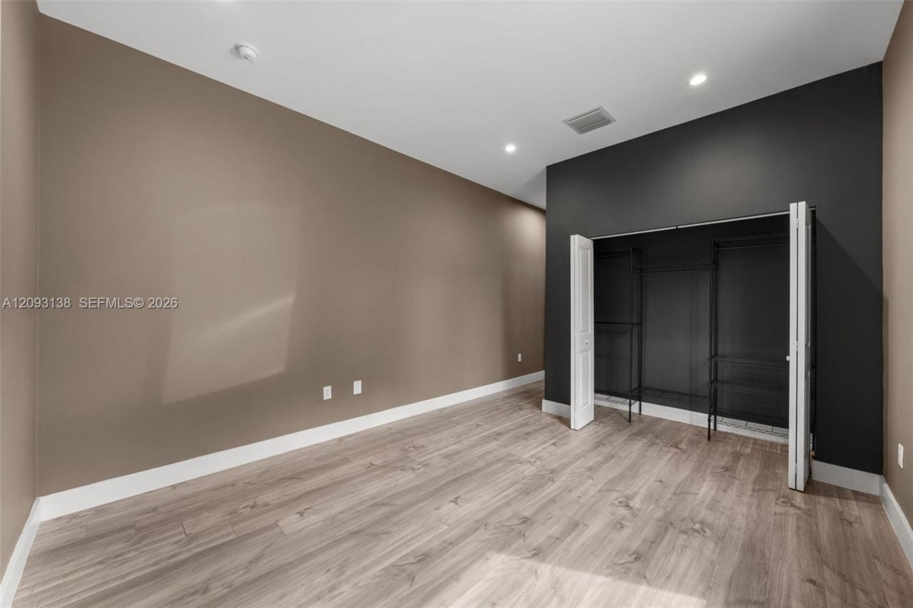 808 NW 5th Ter, Hallandale Beach, FL 33009 Photo