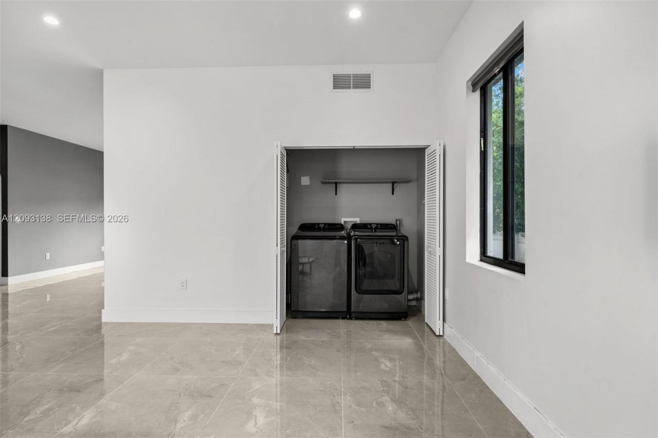 808 NW 5th Ter, Hallandale Beach, FL 33009 Photo