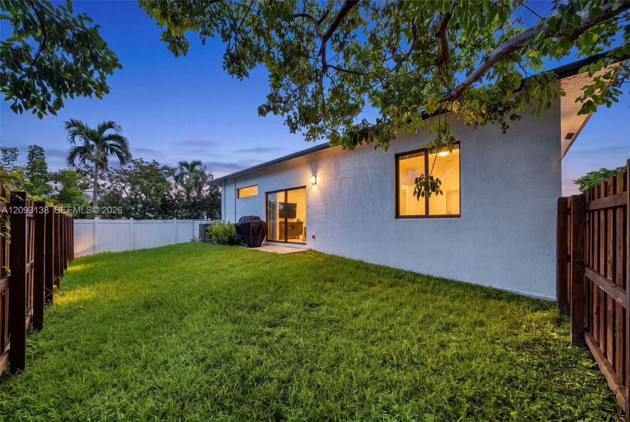 808 NW 5th Ter, Hallandale Beach, FL 33009 Photo