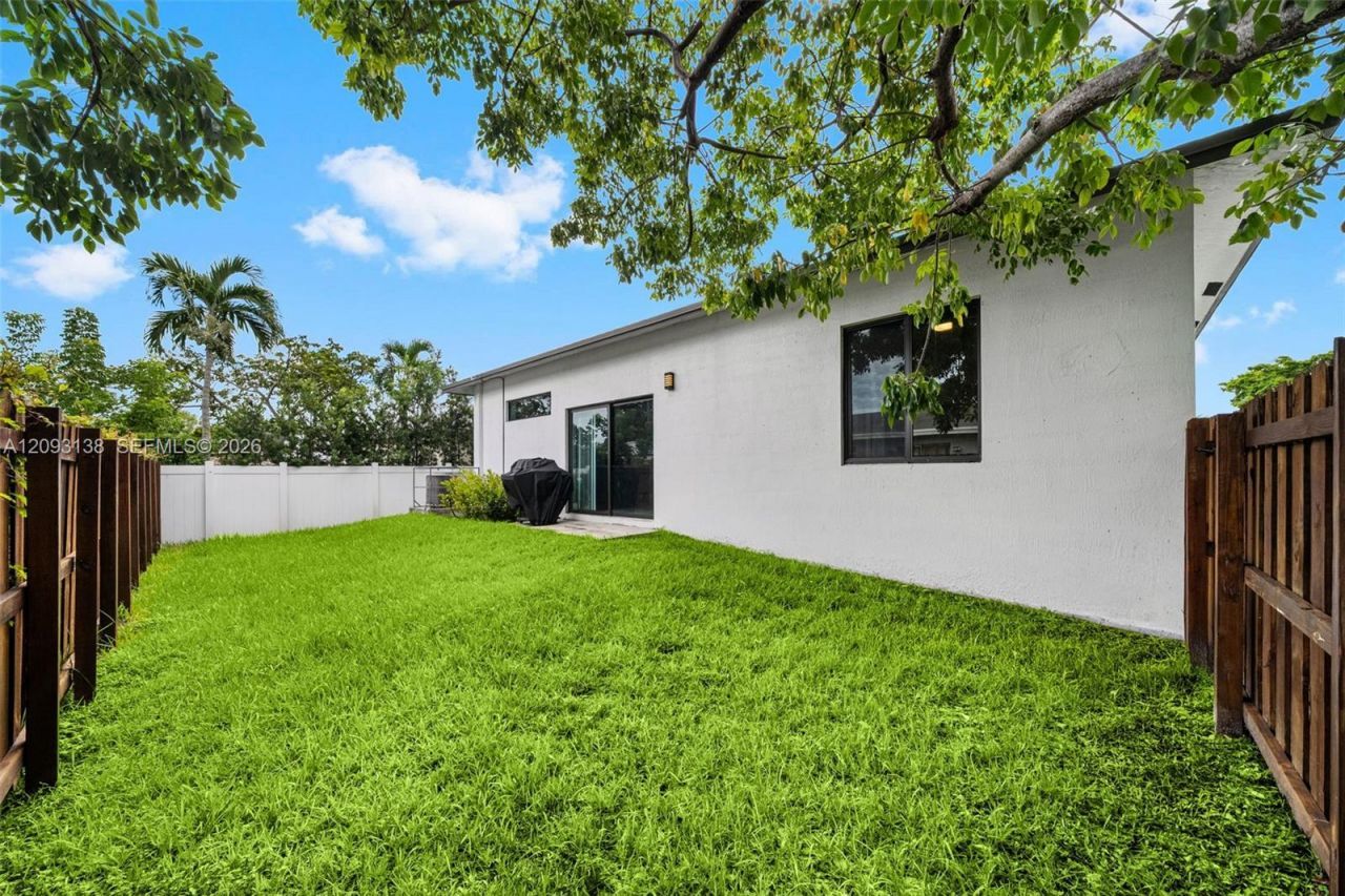808 NW 5th Ter, Hallandale Beach, FL 33009 Photo