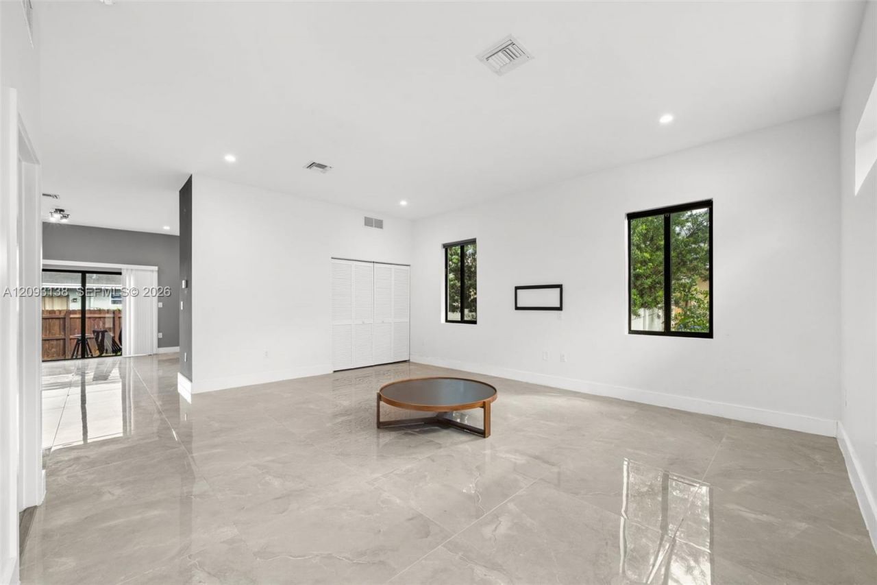 808 NW 5th Ter, Hallandale Beach, FL 33009 Photo