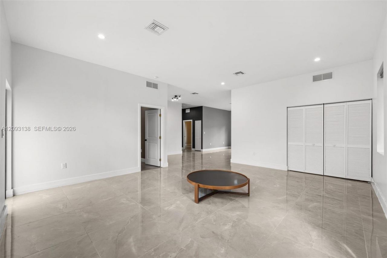 808 NW 5th Ter, Hallandale Beach, FL 33009 Photo