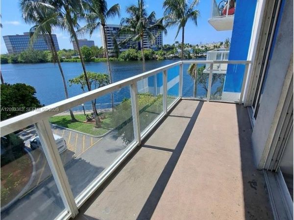 5085 NW 7th St , Unit 403, Miami, FL 33126