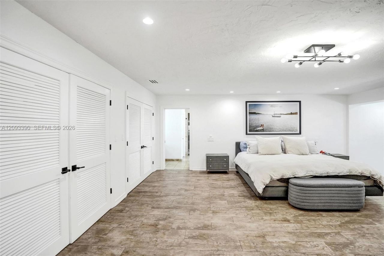 20100 NE 20th Ct, Miami, FL 33179 Photo
