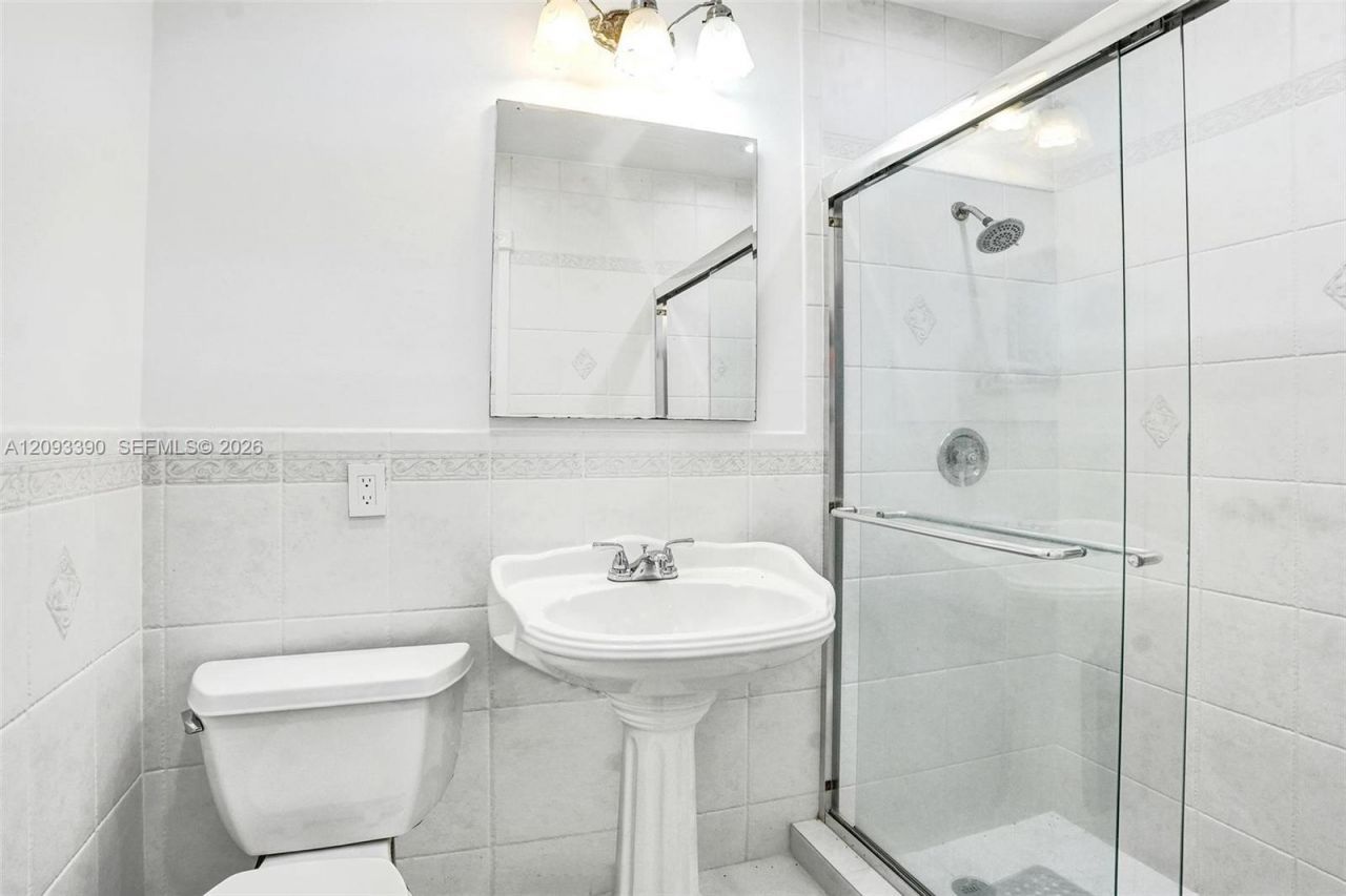 20100 NE 20th Ct, Miami, FL 33179 Photo
